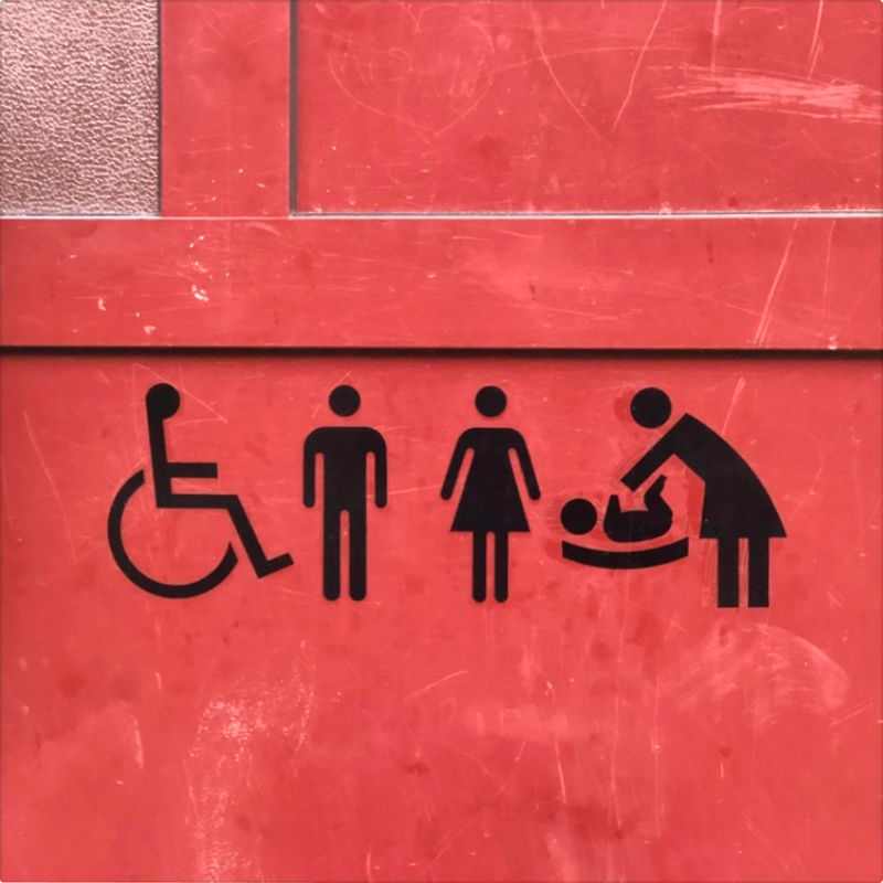 Figure 1. Additive strategy: A sign with four different pictograms in a row.
